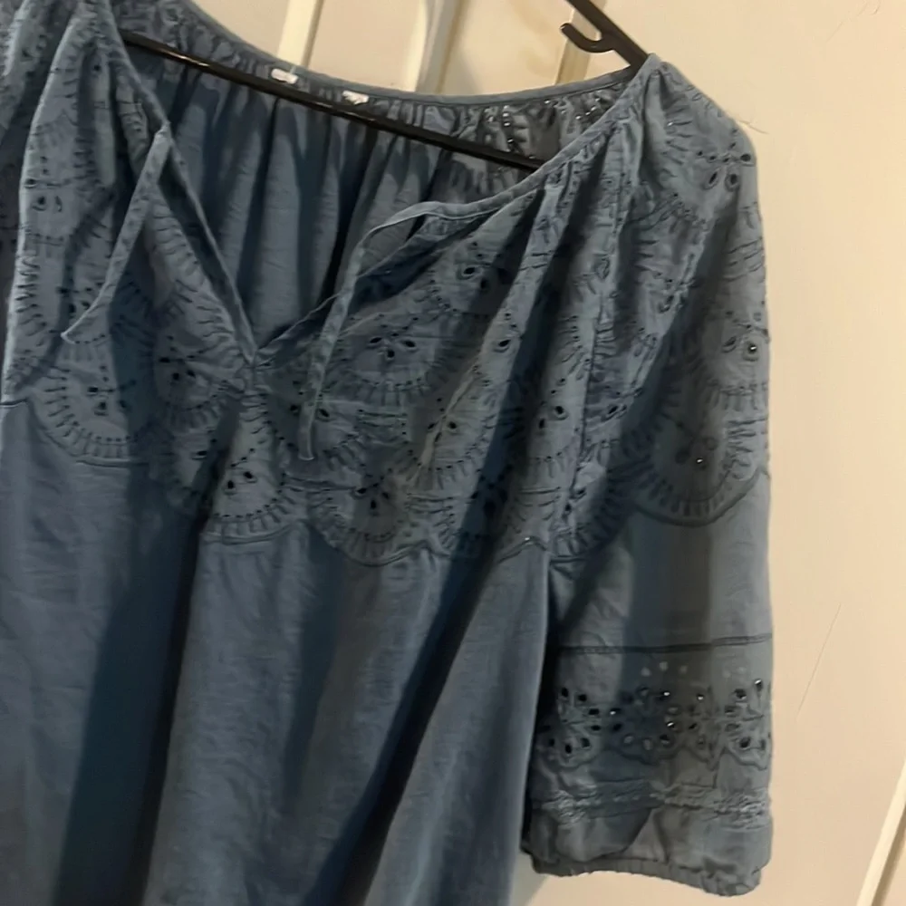 Teal top. Size M Worn several times Listing # 9942 - Picture 3 of 7